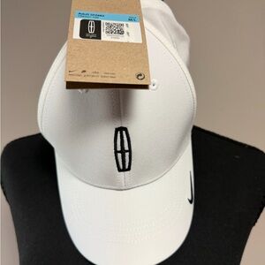 2 New Unisex Nike Golf Hats with the Lincoln Logo